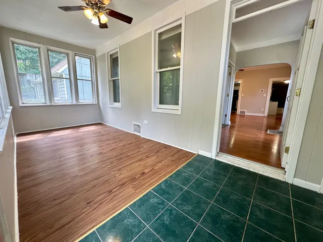 $250,000 | 50 Sheridan Street, Elgin, IL 60123