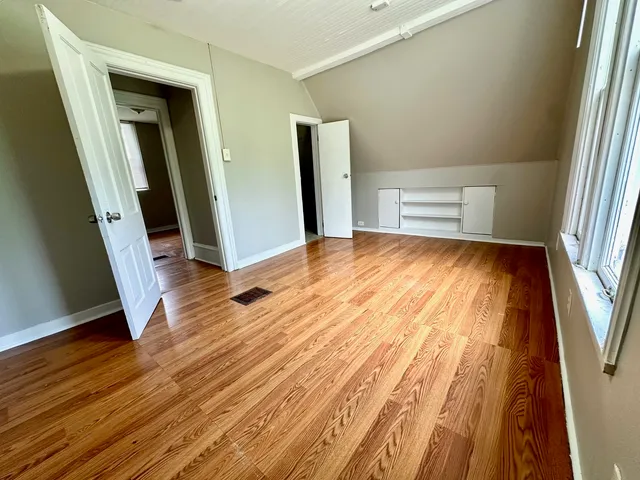 $250,000 | 50 Sheridan Street, Elgin, IL 60123