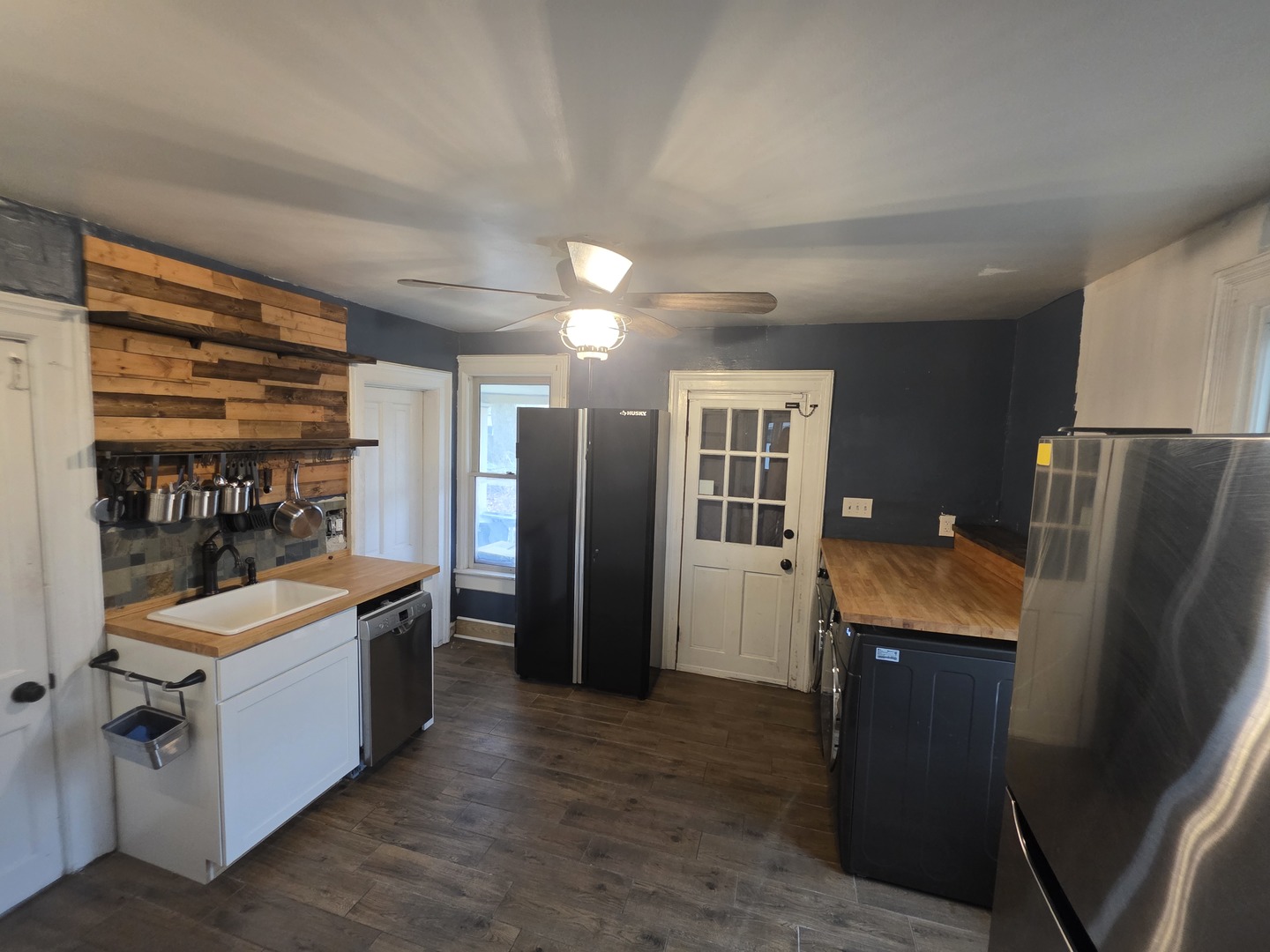 463 North Street Elgin, IL 60120 - Photo 7 of 17