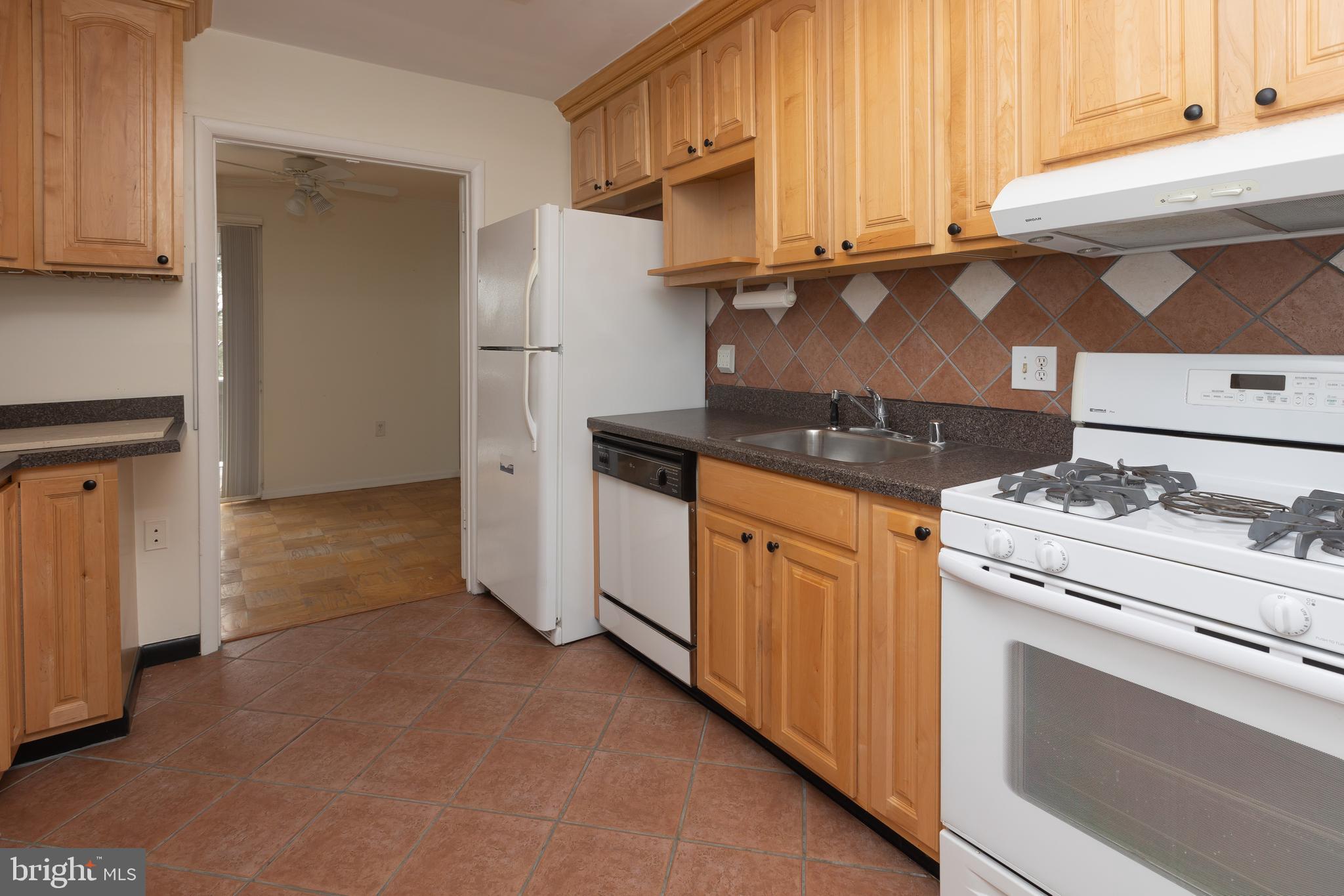 120 Cross Keys Road, Unit E Baltimore, MD 21210 - Photo 11 of 22