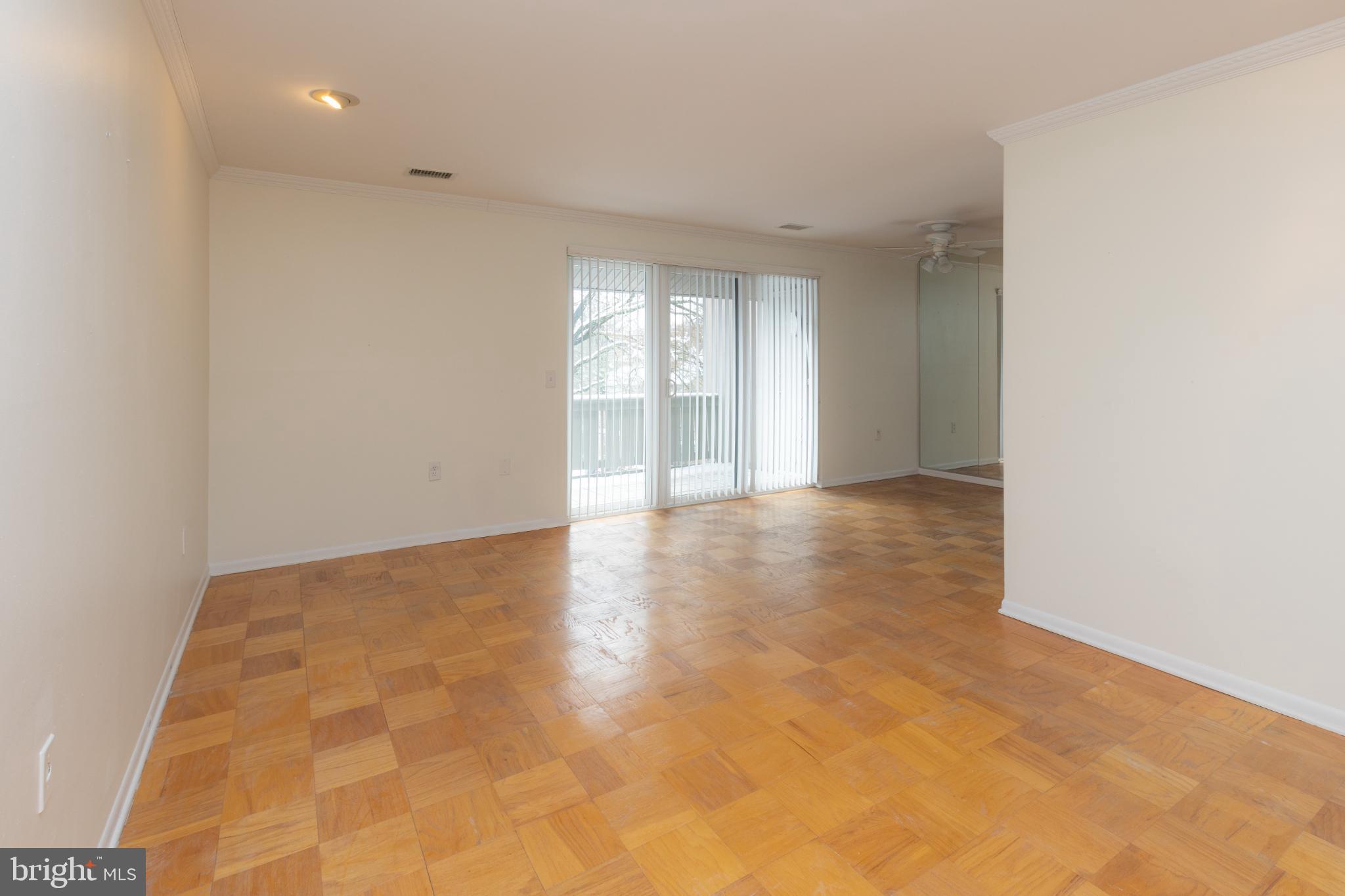 120 Cross Keys Road, Unit E Baltimore, MD 21210 - Photo 3 of 22 Living room