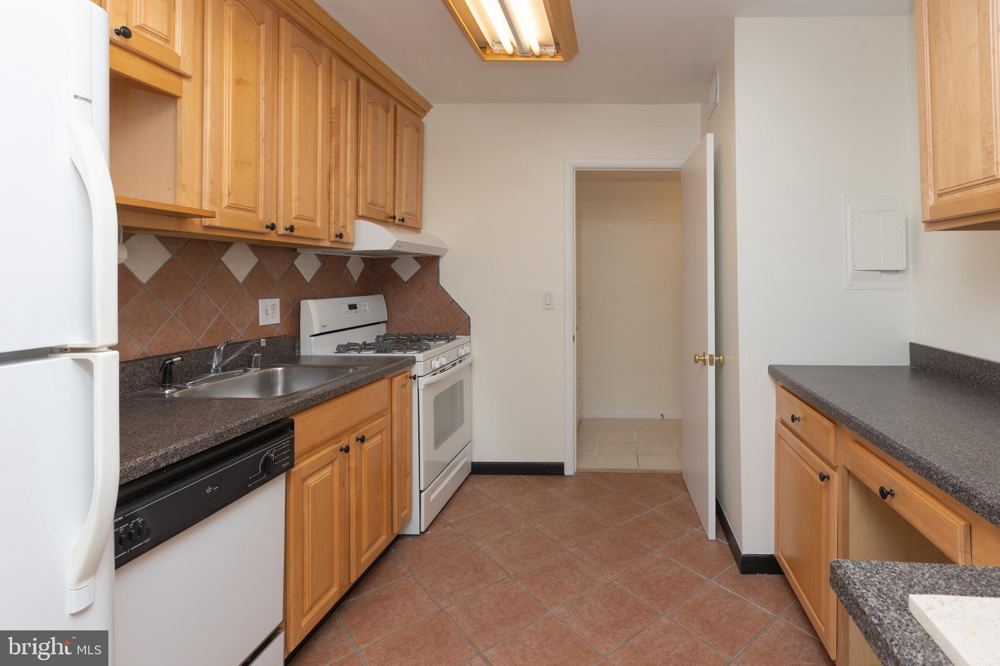 120 Cross Keys Road, Unit E Baltimore, MD 21210 - Photo 9 of 22