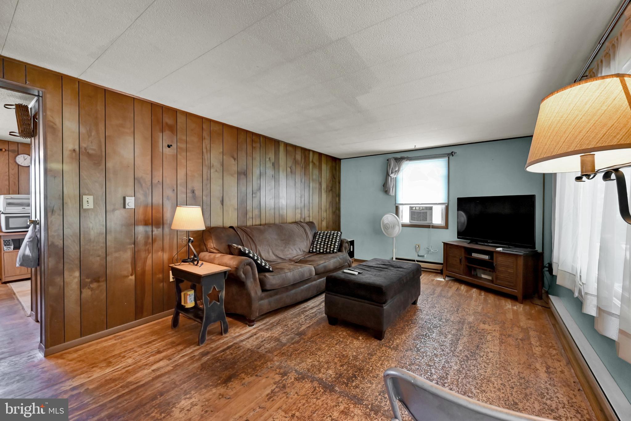 4033 Rinehart Road Westminster, MD 21158 - Photo 7 of 16 Gallery Image 7