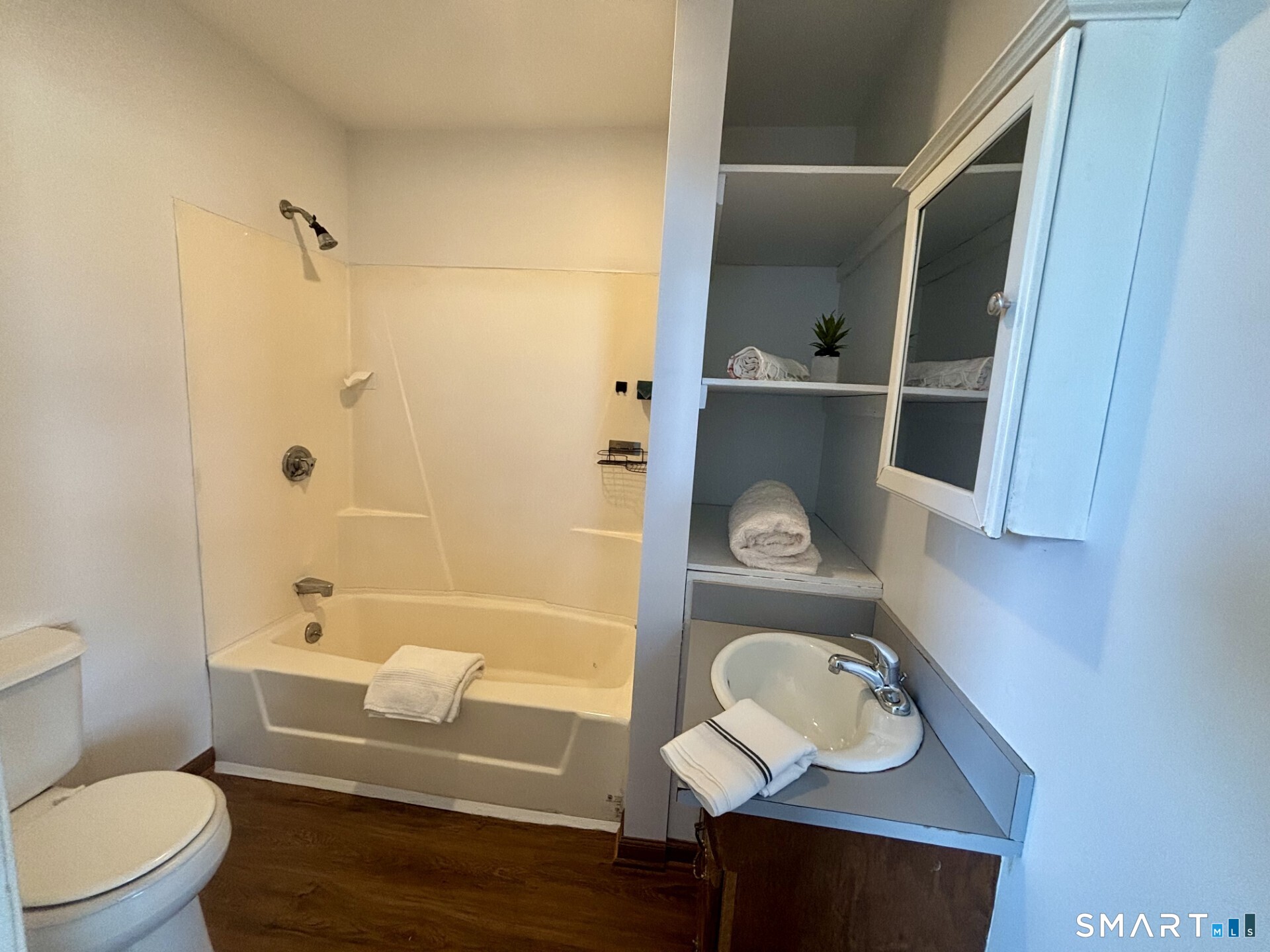 68 East Main Street, Unit FRONT Torrington, CT 06790 - Photo 9 of 18 Bath