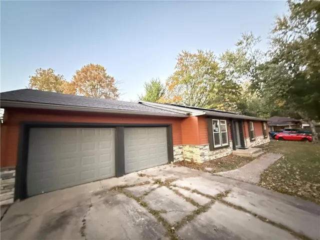 $314,000 | 8220 Freeman Avenue, Kansas City, KS 66112