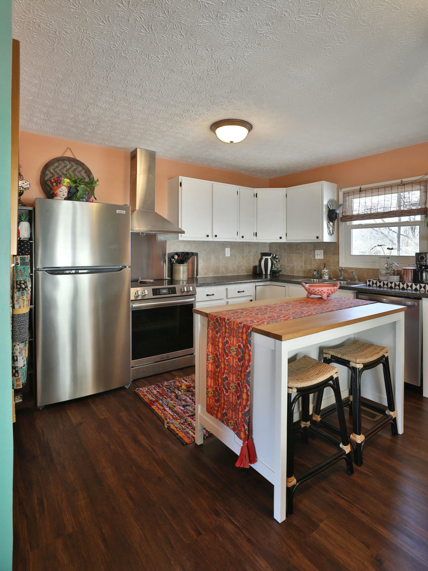 1045 Cottingham Road Reynoldsburg, OH 43068 - Photo 16 of 36 tempImageYmQMAt