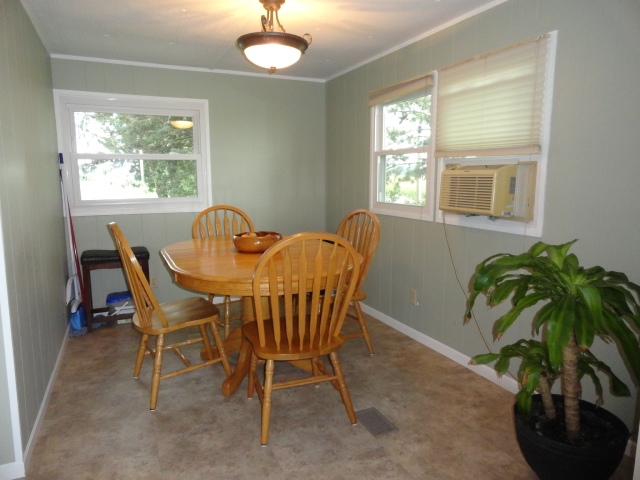 627 East McCoysburg Road Rensselaer, IN 47978 - Photo 9 of 16