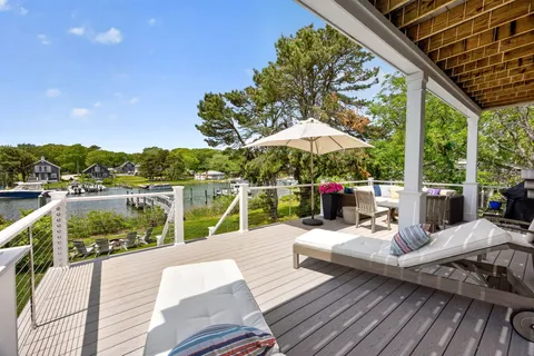 $4,250,000 | 357 Monomoscoy Road, Mashpee, MA 02649