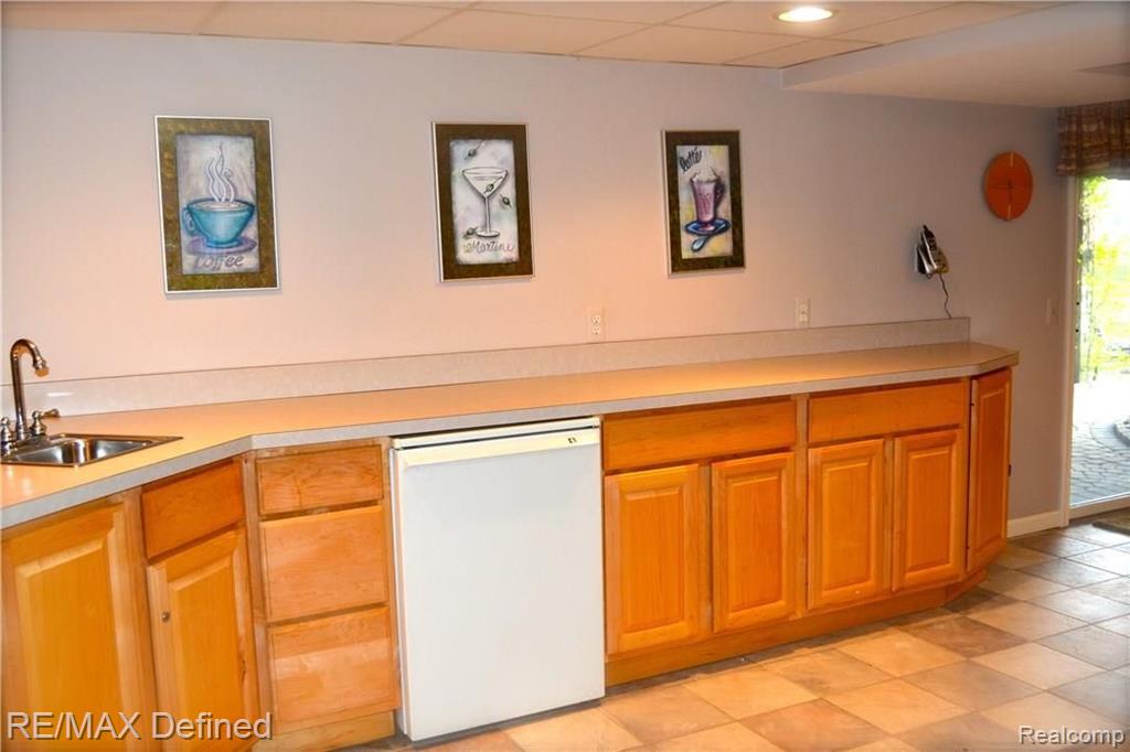 1216 Bembridge Drive Rochester Hills, MI 48307 - Photo 41 of 46