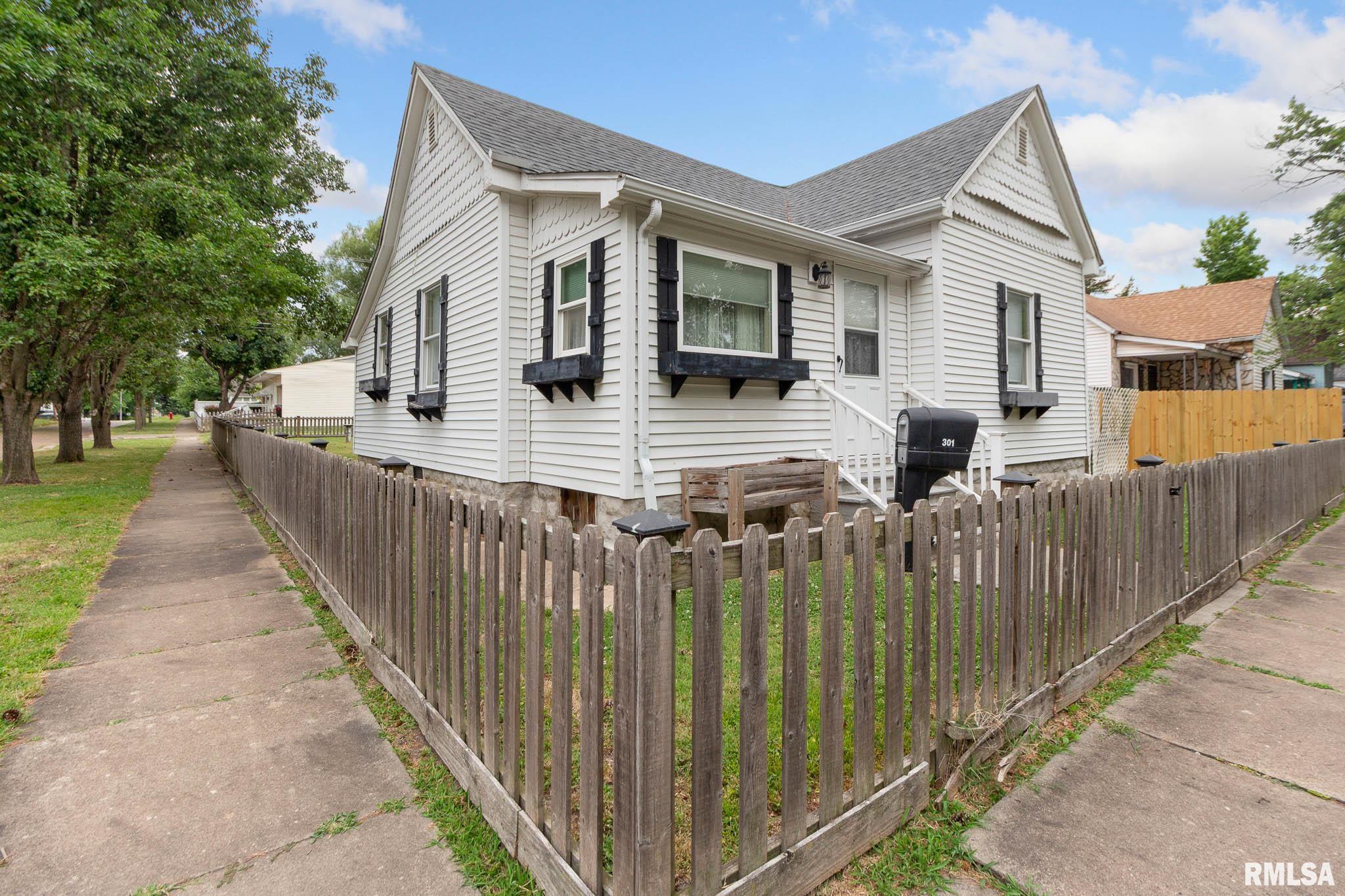 301 North 9th Street Herrin, IL 62948 - Photo 1 of 25
