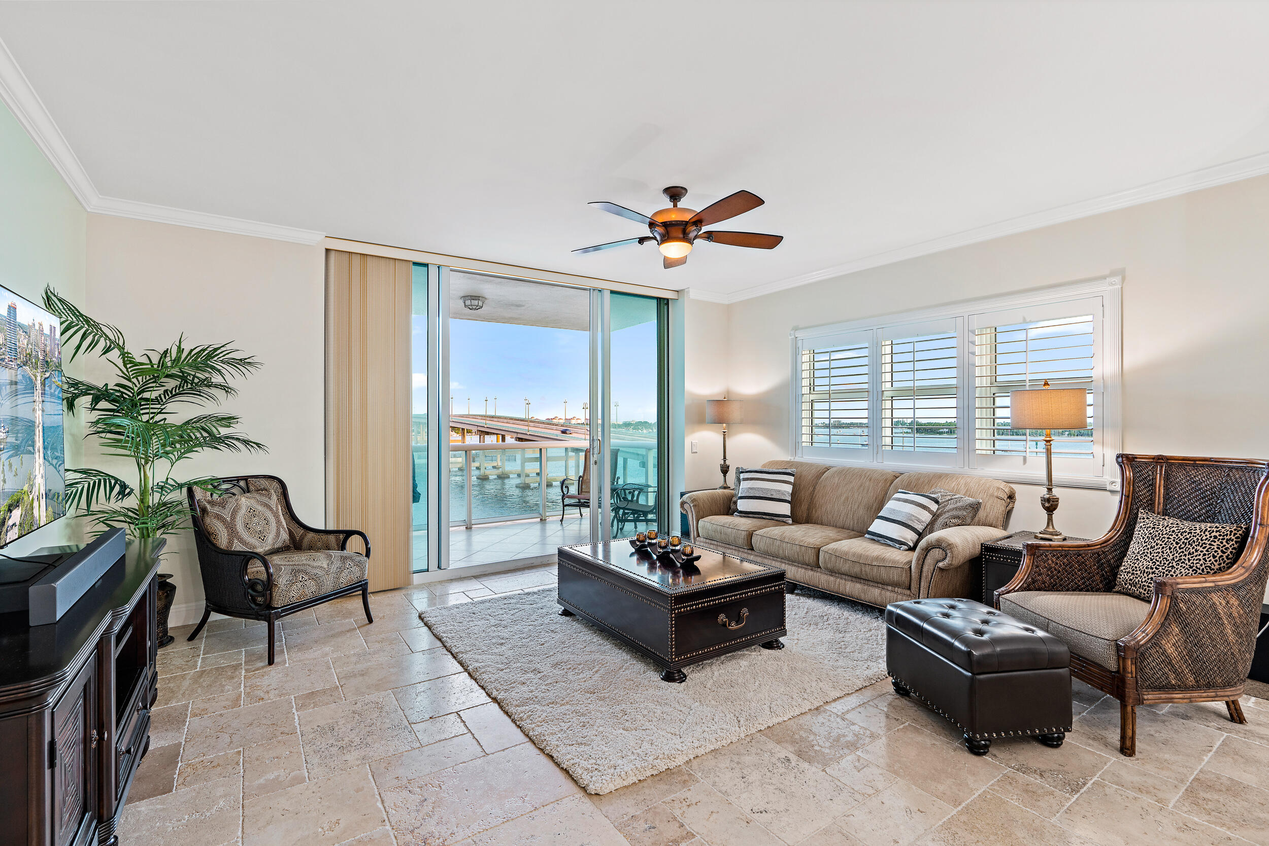 2640 Lake Shore Drive, Unit 616 Riviera Beach, FL 33404 - Photo 7 of 42 Family Room