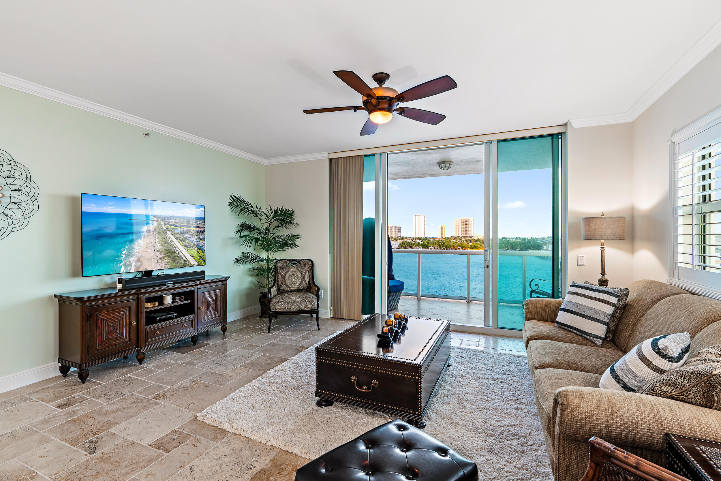 2640 Lake Shore Drive, Unit 616 Riviera Beach, FL 33404 - Photo 8 of 42 Family Room