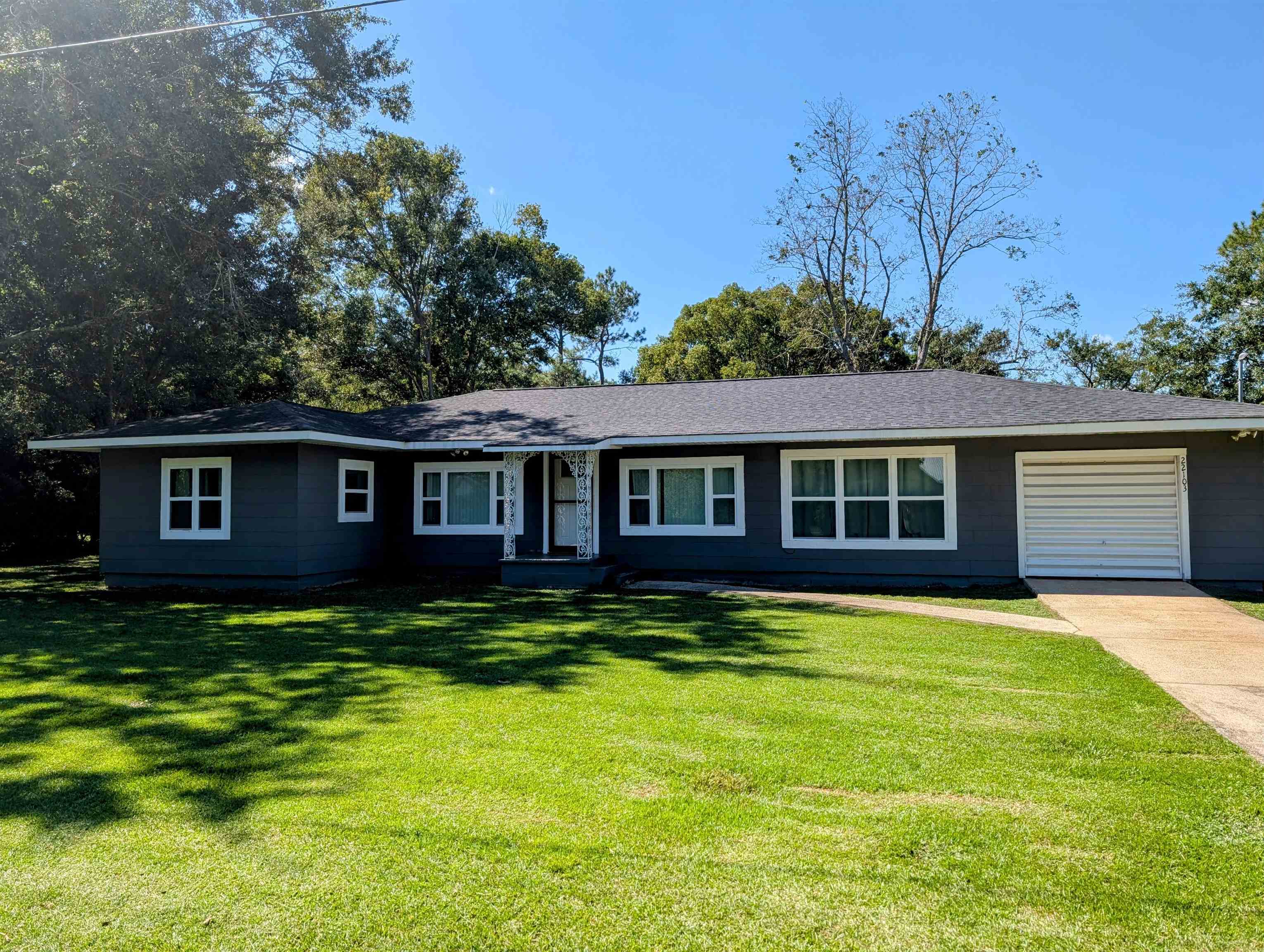 22103 2nd Street Silverhill, AL 36576 - Photo 1 of 10 Front Of Structure