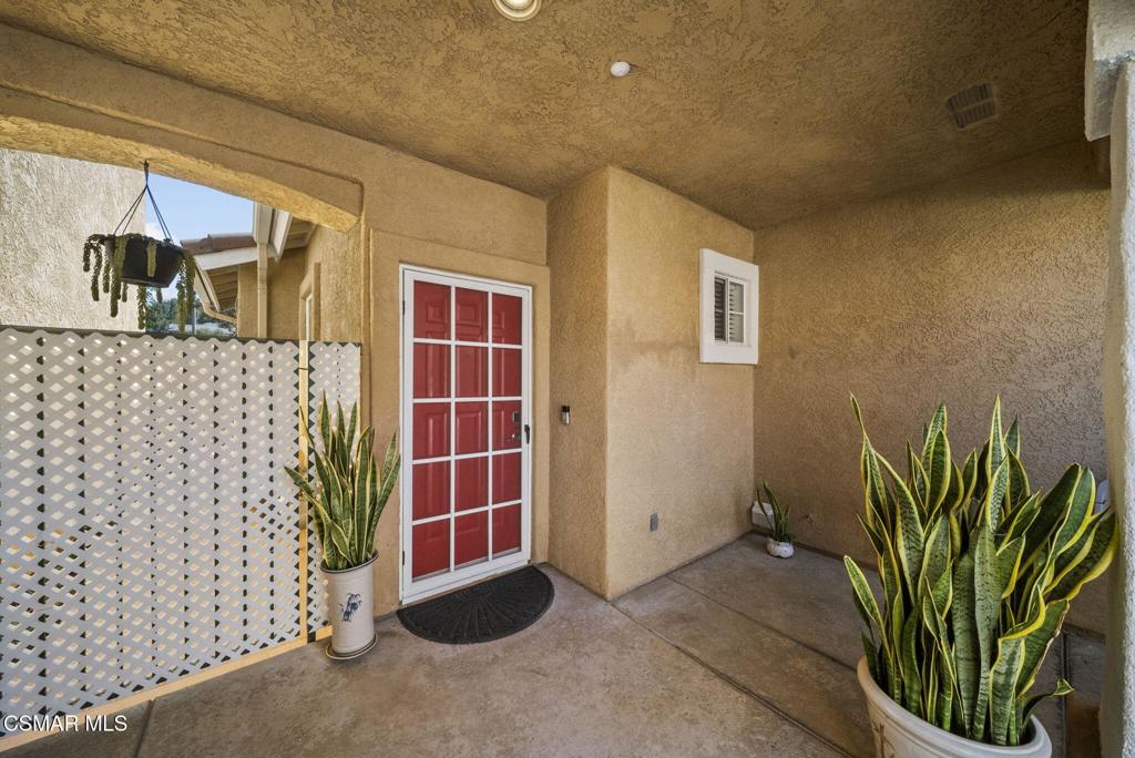 1838 Amberleaf Lane Simi Valley, CA 93065 - Photo 2 of 39