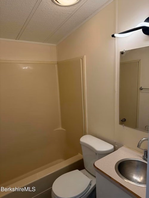 40 Albany Road, Unit 3 West Stockbridge, MA 01266 - Photo 7 of 14