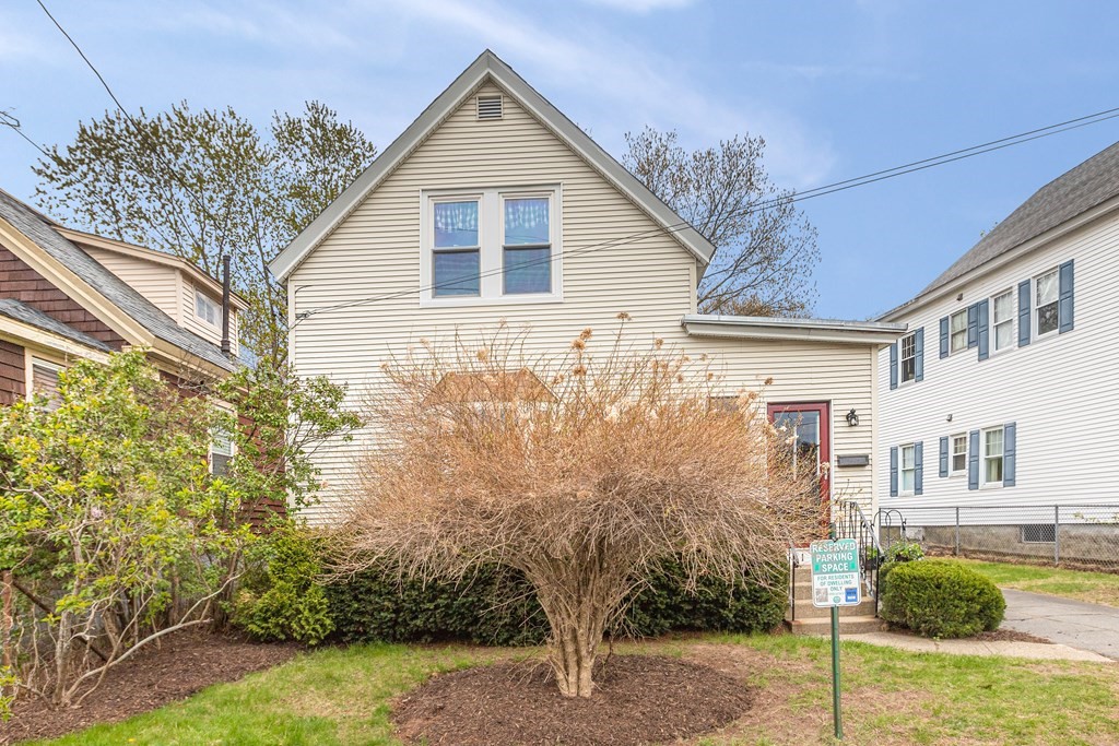 31 Rockingham Street Lowell, MA 01852 - Photo 1 of 22 Gallery Image 1