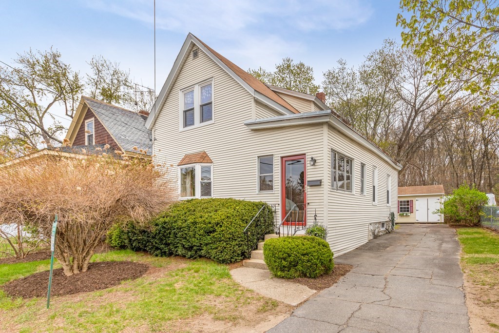 31 Rockingham Street Lowell, MA 01852 - Photo 2 of 22 Gallery Image 2