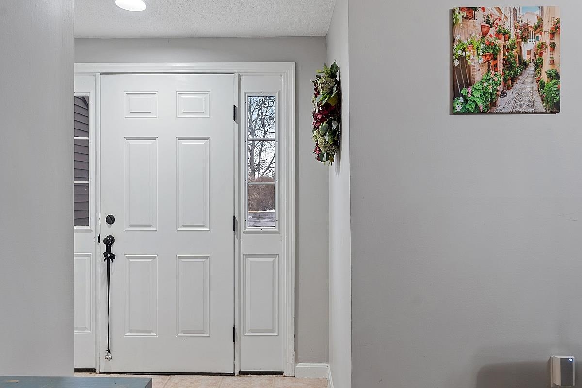 38 Stacey Circle, Unit 38 Windham, NH 03087 - Photo 6 of 33