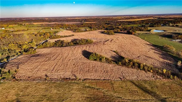 $993,000 | Quartz And Elm Street, Gallatin, MO 64640