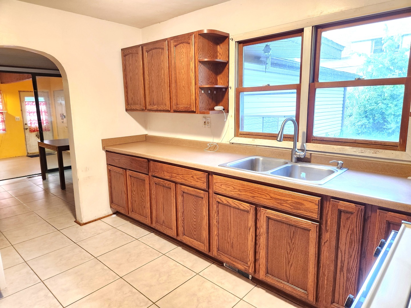 18W334 Stone Avenue Addison, IL 60101 - Photo 5 of 12 Gallery Image 5
