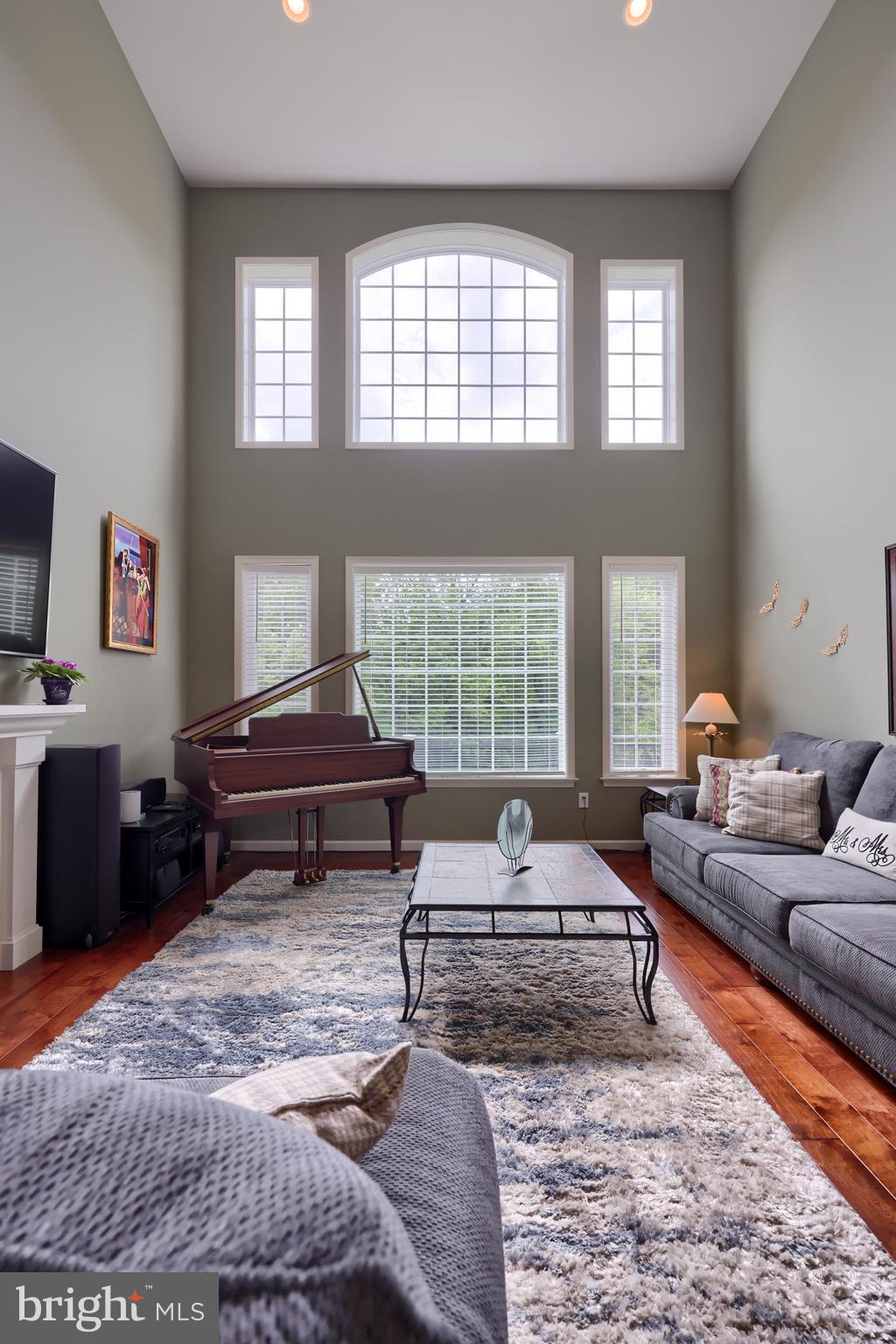 429 Prescot Street Lancaster, PA 17601 - Photo 2 of 45 Two story great room