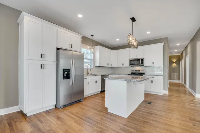 $2,195 | 508 Spears Avenue, Chattanooga, TN 37405