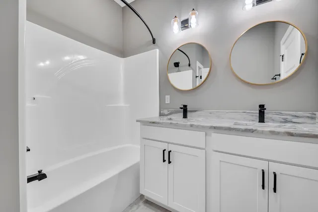 $2,195 | 508 Spears Avenue, Chattanooga, TN 37405