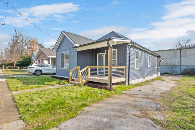 $2,195 | 508 Spears Avenue, Chattanooga, TN 37405