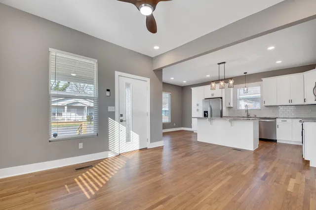 $2,195 | 508 Spears Avenue, Chattanooga, TN 37405