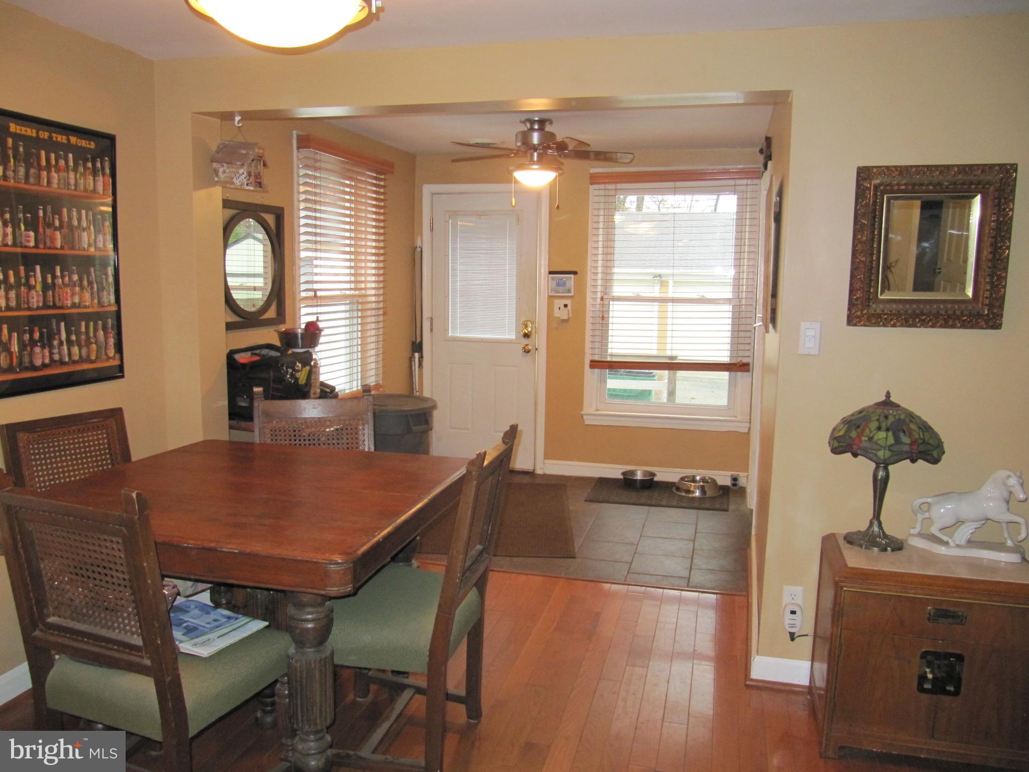 5511 Taylor Road Riverdale, MD 20737 - Photo 11 of 35 Dining area