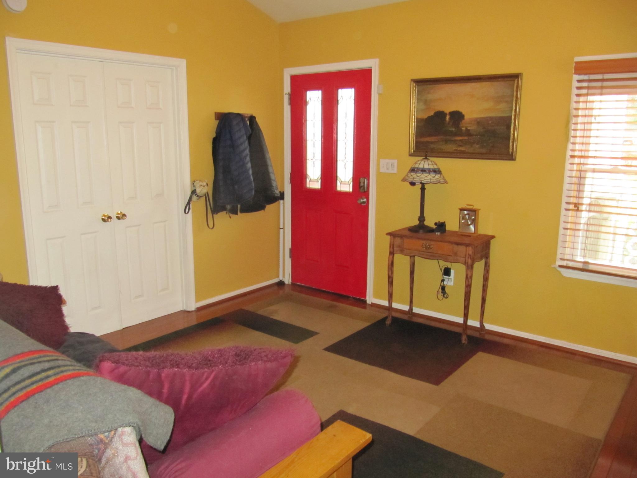 5511 Taylor Road Riverdale, MD 20737 - Photo 33 of 35 living room