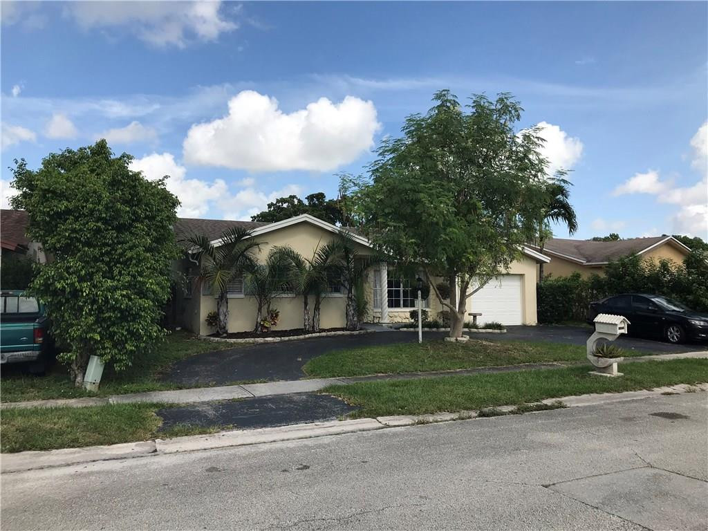 22683 Southwest 65th Way Boca Raton, FL 33428 - Photo 2 of 35 Photo 2
