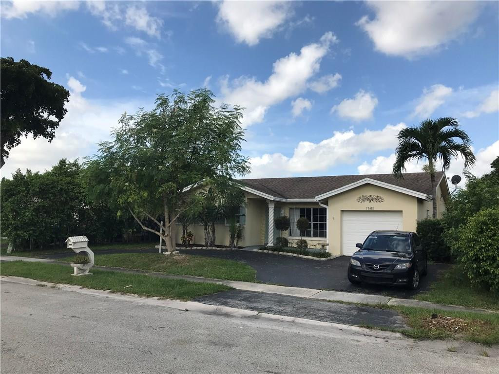22683 Southwest 65th Way Boca Raton, FL 33428 - Photo 3 of 35 Photo 3