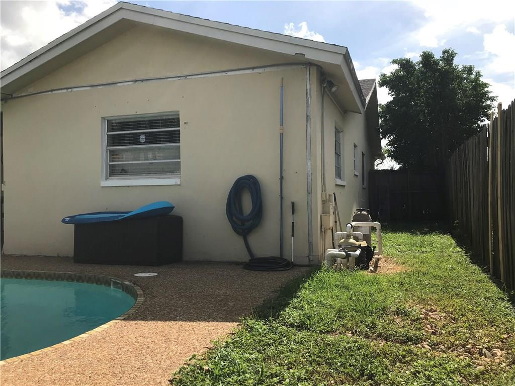 22683 Southwest 65th Way Boca Raton, FL 33428 - Photo 32 of 35 Photo 32