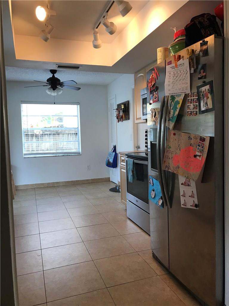 22683 Southwest 65th Way Boca Raton, FL 33428 - Photo 10 of 35 Photo 10