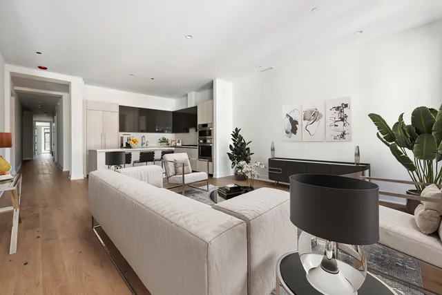 $1,075,000 | 323 South Racine Avenue, Unit 6B, Chicago, IL 60607