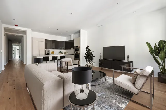 $1,075,000 | 323 South Racine Avenue, Unit 6B, Chicago, IL 60607