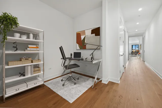 $1,075,000 | 323 South Racine Avenue, Unit 6B, Chicago, IL 60607