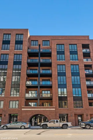 $1,075,000 | 323 South Racine Avenue, Unit 6B, Chicago, IL 60607