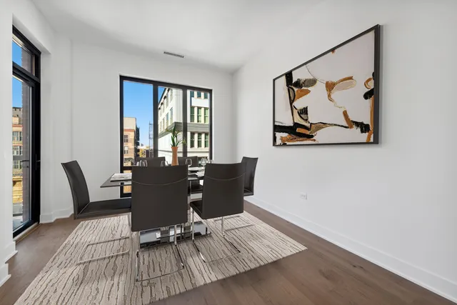 $1,075,000 | 323 South Racine Avenue, Unit 6B, Chicago, IL 60607