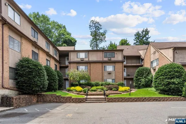 $299,999 | 88 Boulevard, Unit 304, Passaic, NJ 07055