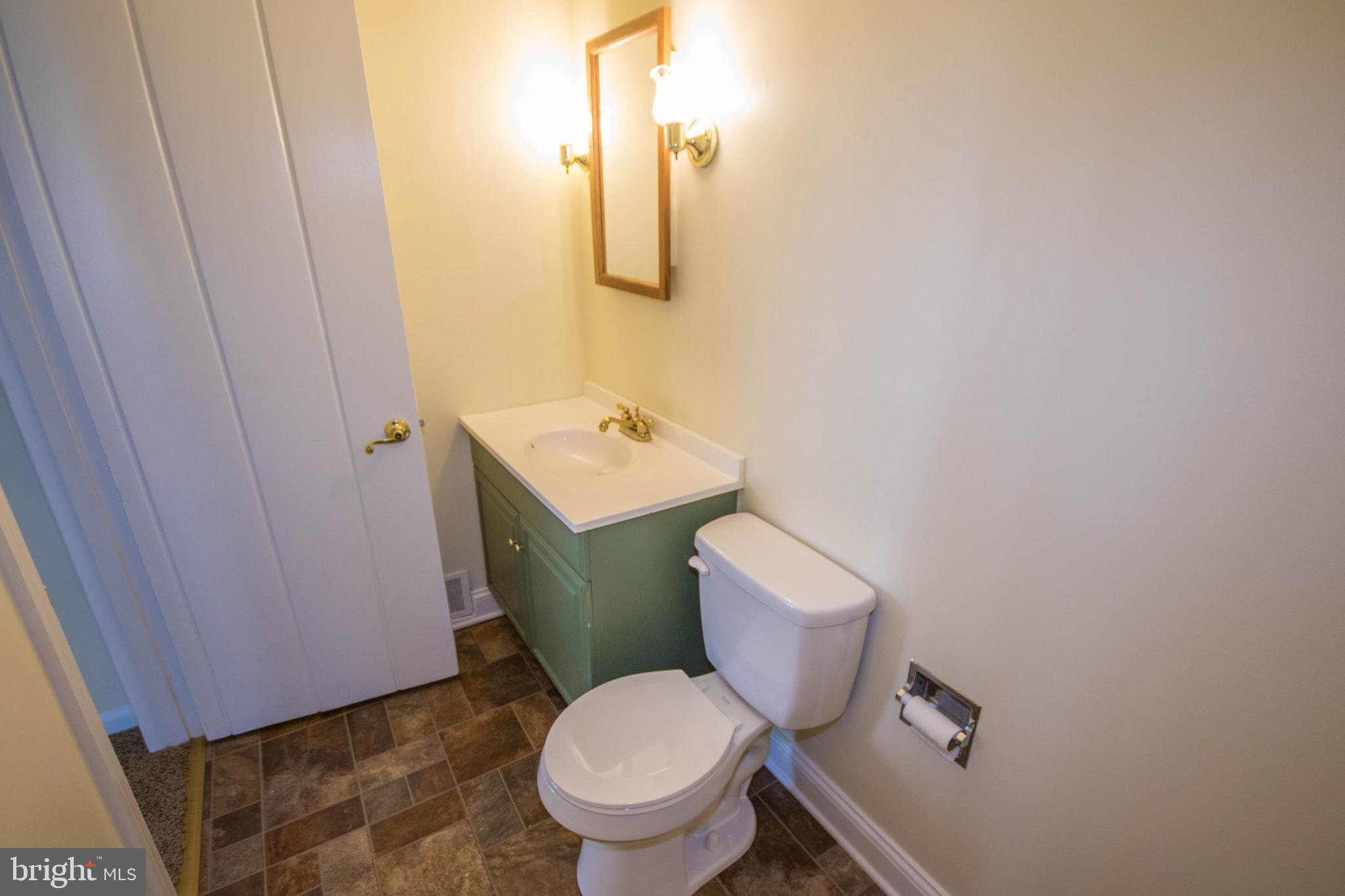 1007 Riverside Drive Salisbury, MD 21801 - Photo 15 of 43 Bathroom