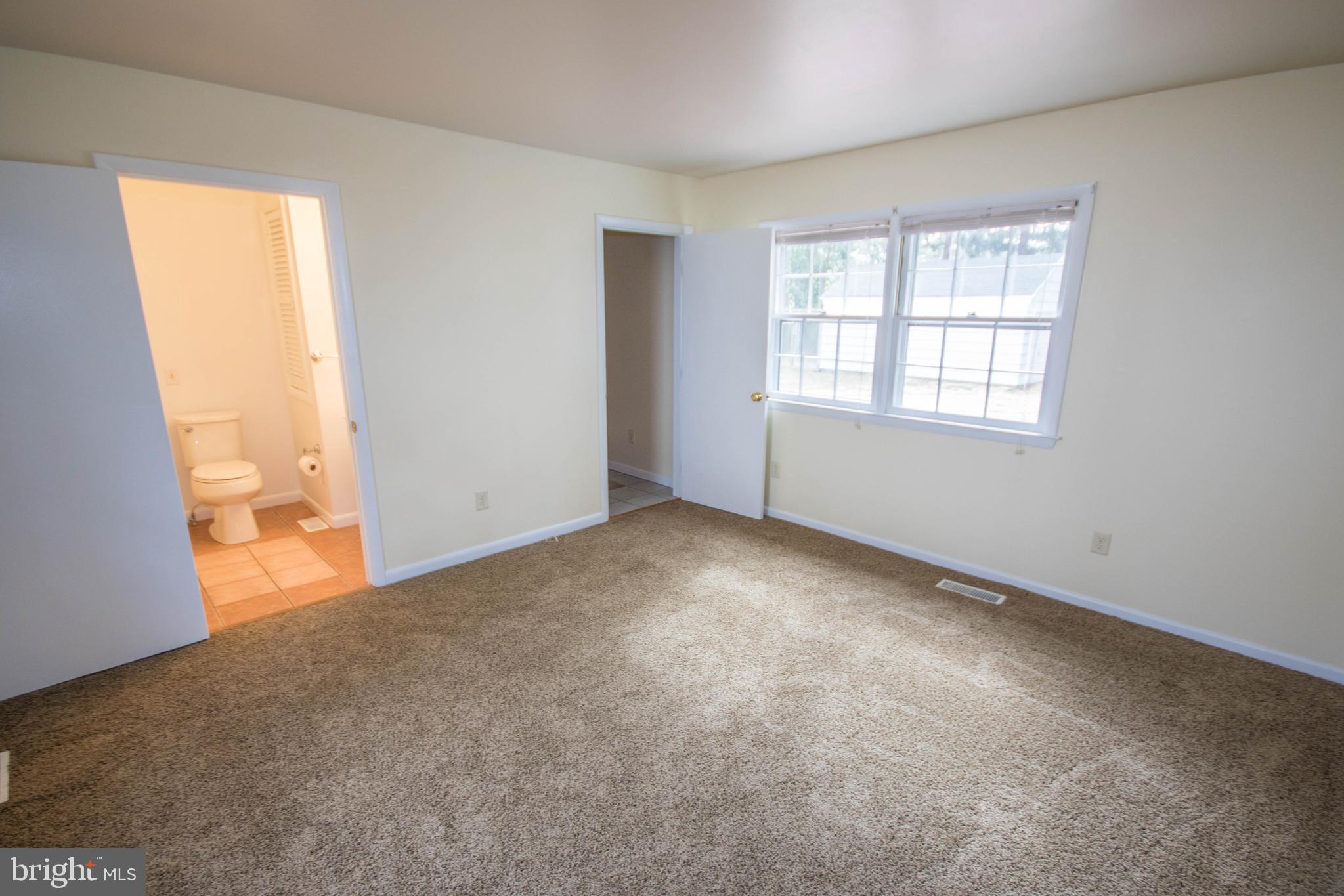 1007 Riverside Drive Salisbury, MD 21801 - Photo 21 of 43 First Floor Master