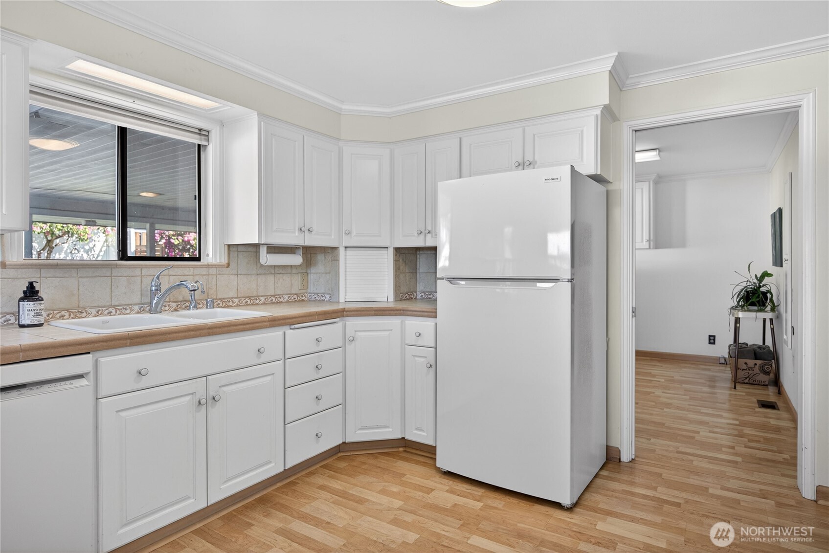 901 Rucker Avenue Everett, WA 98201 - Photo 13 of 40