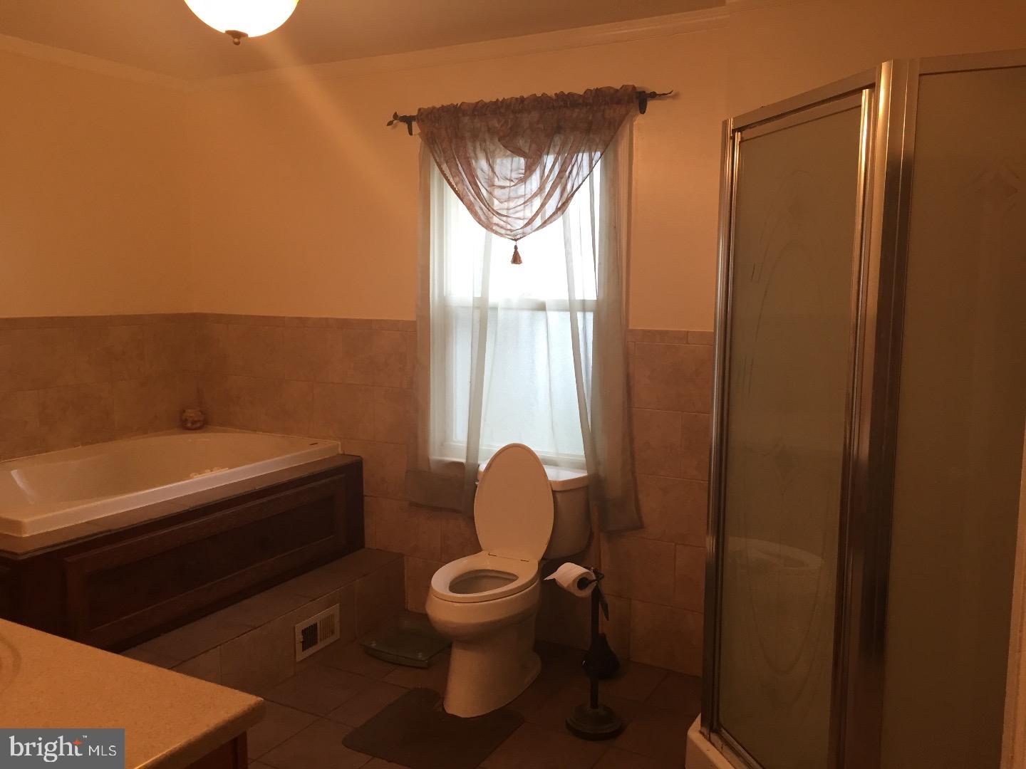 38 West County Line Road Hatboro, PA 19040 - Photo 3 of 4