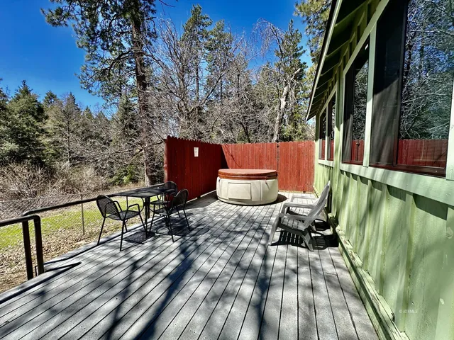 $2,350 | 54059 Montgomery, Idyllwild, CA 92549