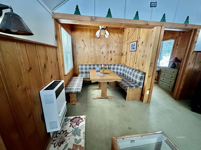 $2,350 | 54059 Montgomery, Idyllwild, CA 92549