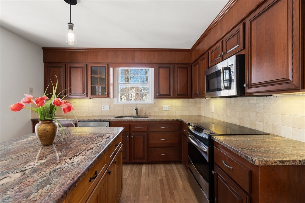 17 Stoney Brook Road Sherborn, MA 01770 - Photo 15 of 32 Gallery Image 15