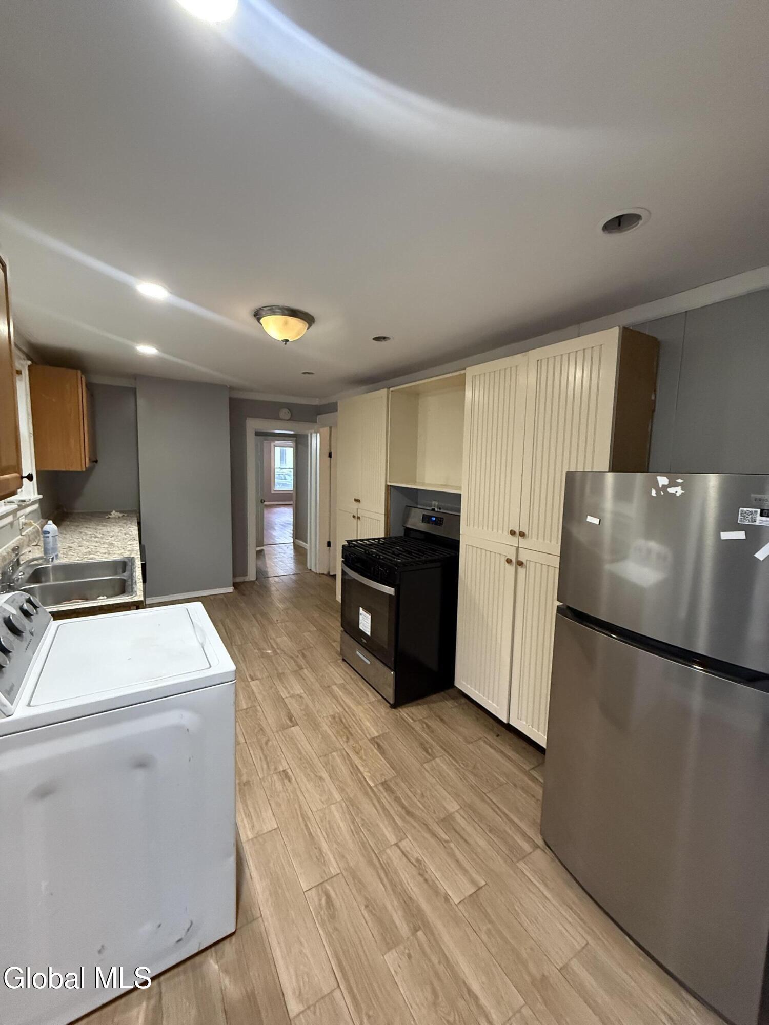 556 2nd Street Troy, NY 12180 - Photo 6 of 20 IMG_8571