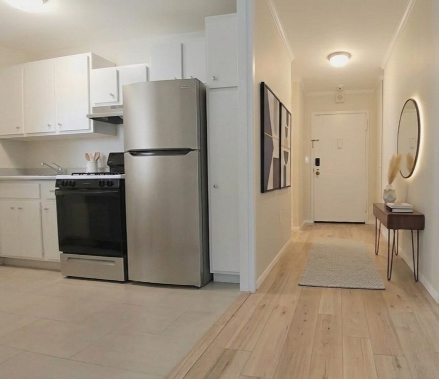 2 Hawthorne Place, Unit 5F Boston, MA 02114 - Photo 4 of 14